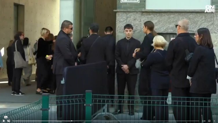 Хиляди почетоха краля на модата Джорджо Армани