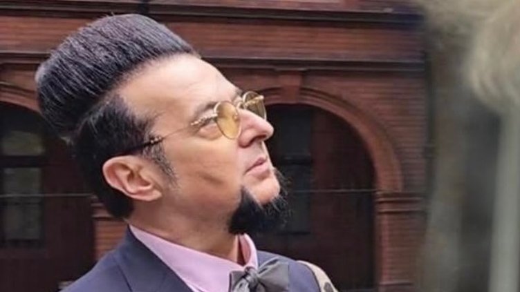 Евгени Минчев за Великден: Сурогатна религия, ламинирани иконки и пиршества в Гърция