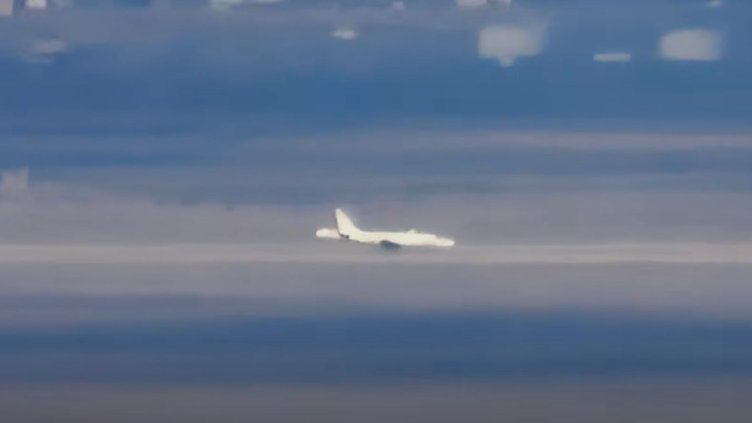 Мистерията се задълбочава: Секретен самолет на ВВС на САЩ кацна в Зона 51 ВИДЕО