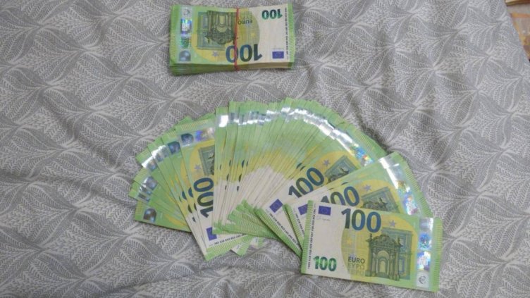 Над 60 000&euro; и списъци с имена иззети при акция в Плевенско, задържани са 16 души