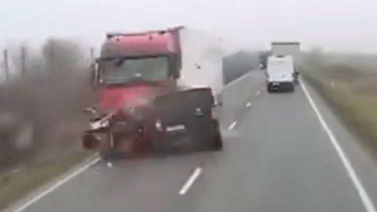 Открити са наркотици в буса, в който загинаха седем фена на ПАОК