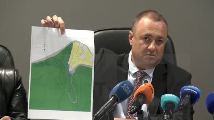 Регионалният министър: Хотели в Елените са строени директно върху реката