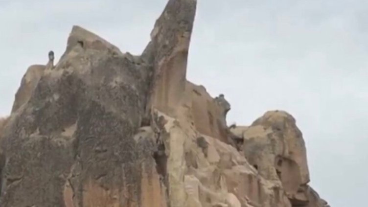 Скално образувание се срути в Кападокия, двама са загинали (ВИДЕО)