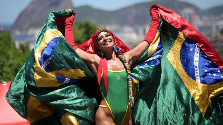 Горещо: Карнавалът в Рио де Жанейро започна (СНИМКИ)