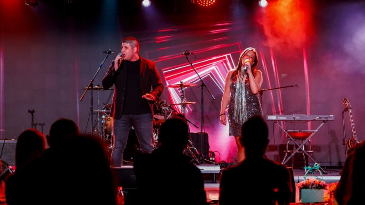 &bdquo;Бизнесът пее&ldquo;: Музикален празник с Ани и Дани