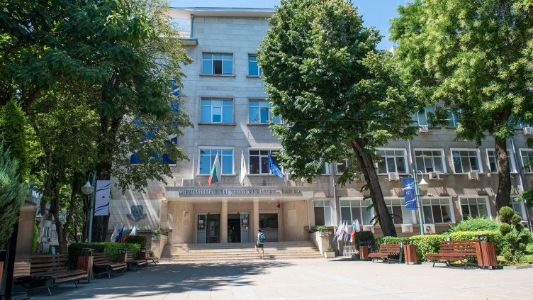 MУ - Варна, Facebook