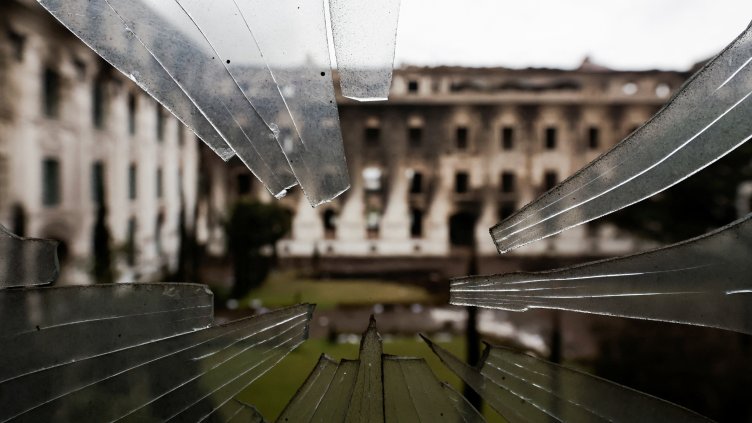 Непал се връща към нормалността след палежи, 51 загинали и над 1300 ранени СНИМКИ