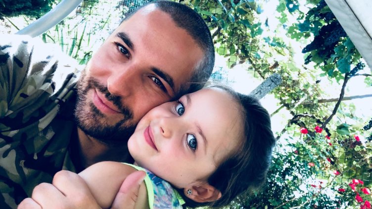 Бащата на Сияна дари мобилен ехограф на бургаската болница 