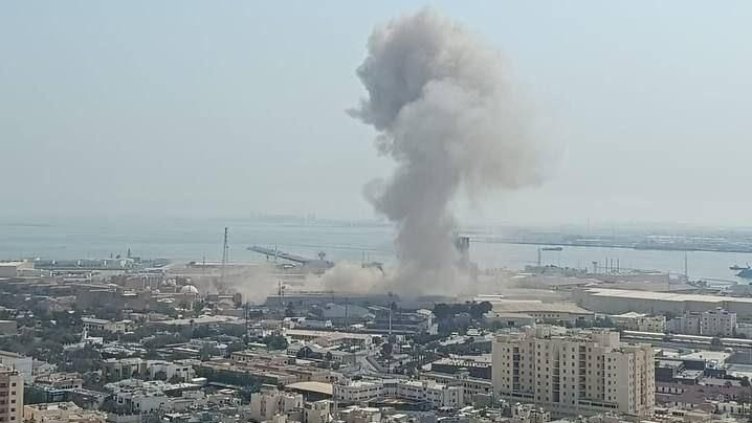 Иран отвърна на удара - атакува Израел и ОАЕ, в Дубай се съобщава за жертви ВИДЕО