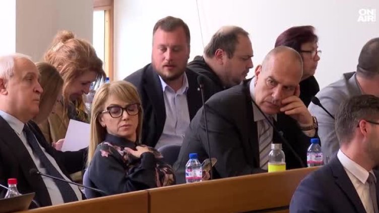 Скандал с бюджета на София: Пазаруват ли се политически групи и съветници?
