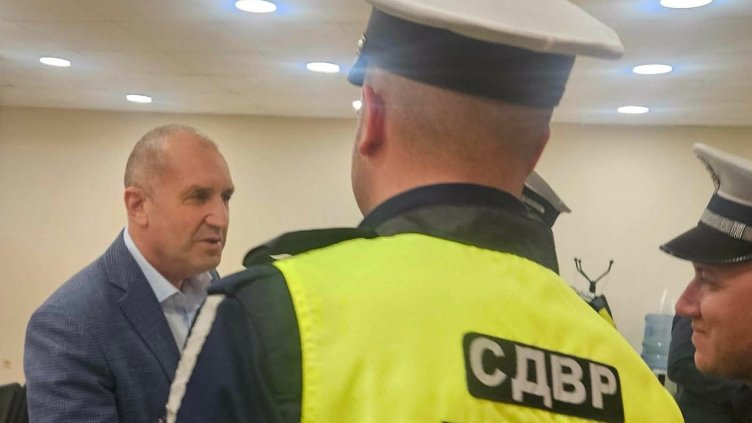 Снимка: Фейсбук/Румен Радев