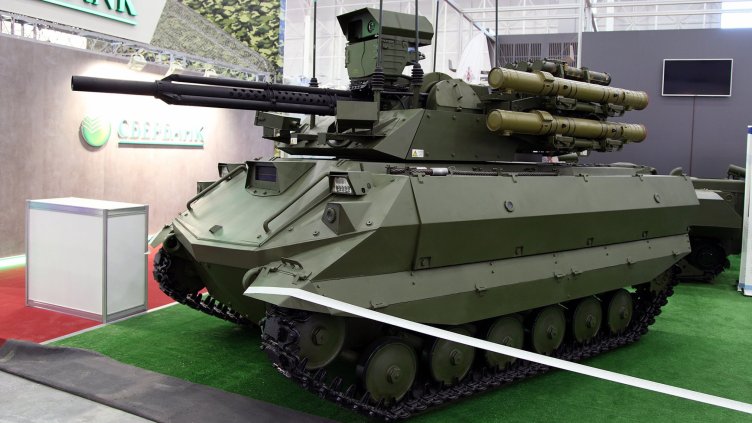 От възхищение до унижение: Танкът-робот Уран-9 на Путин се повреди преди да влезе в бой