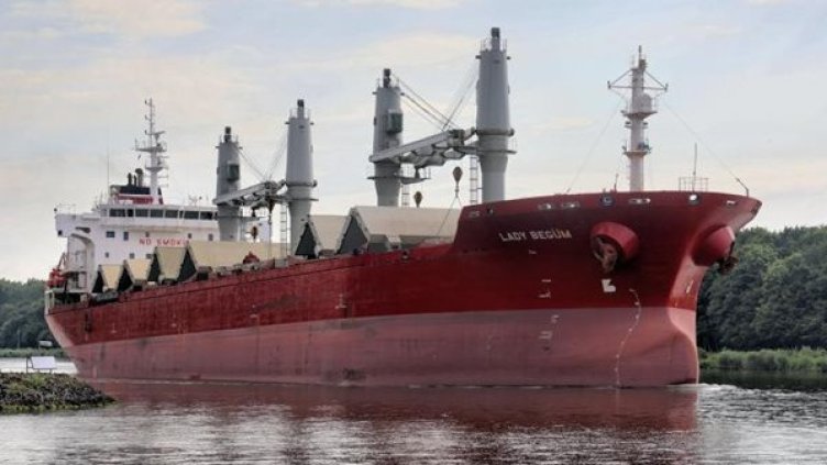 Мистерия: Два трупа на кораб, акустирал в Бургас, не са на хора от екипажа 