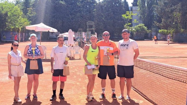 Ясни са победителите в 17-тия тенис турнир, смесени двойки - любители за купата на "Св. св. Константин и Елена"