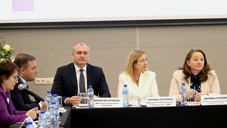 Обмислят по-кратки срокове  за издаване на трудови визи за чужденци