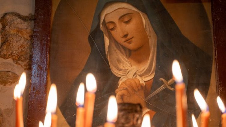 Църквата отбелязва Рождество на Пресвета Богородица