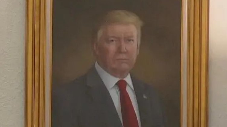 Махат грозния портрет на Тръмп, а демократите го спукаха от подигравки