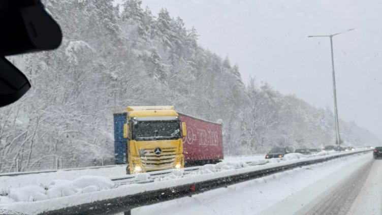 Десислава Иванова, Facebook