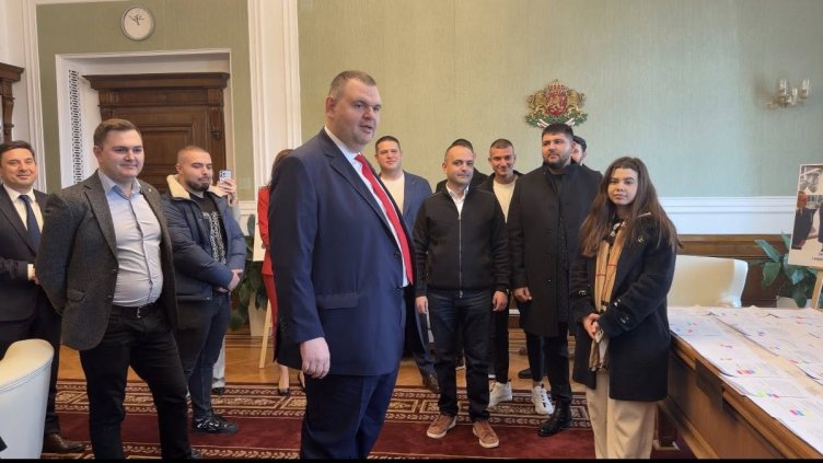 ДПС Пресцентър, Facebook