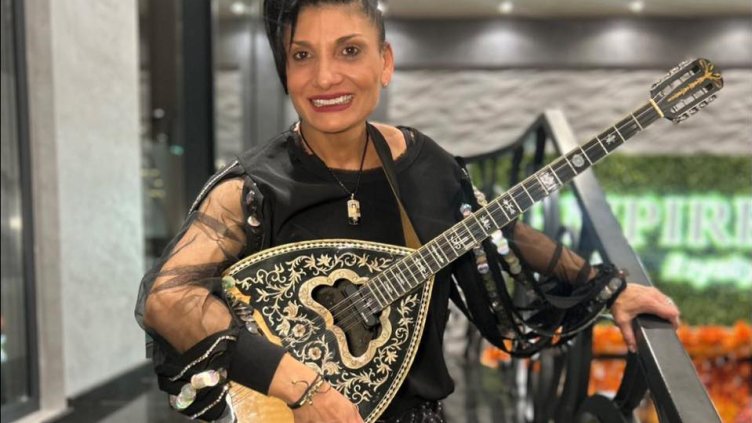 Стояна прежали Ивана, вече свири с Деси Слава ВИДЕО