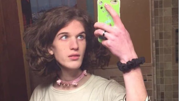 Учителка е предупреждавала, че психичното здраве на транс-стрелеца от Минеаполис не е добре