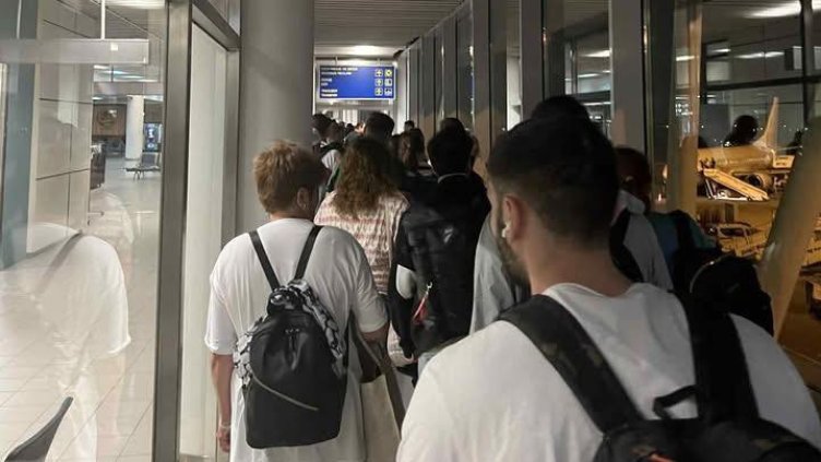 Отговорността за обслужването на пътниците на летището е на наземните оператори