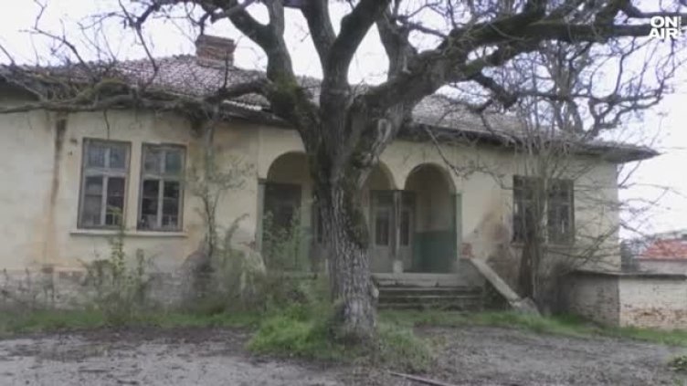 Науката е слънце, но защо десетки български училища тънат в разруха?