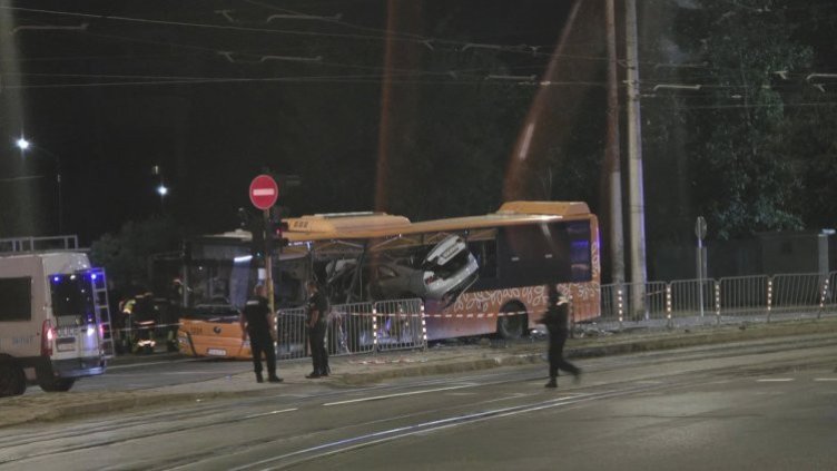 Ново 20: Собственикът на колата не познавал Виктор Илиев, врязъл се в рейс