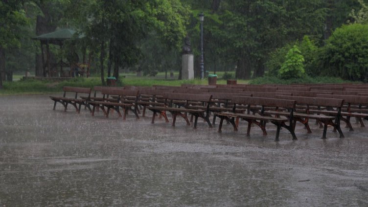 Дъждовно време в събота, на места са възможни и градушки