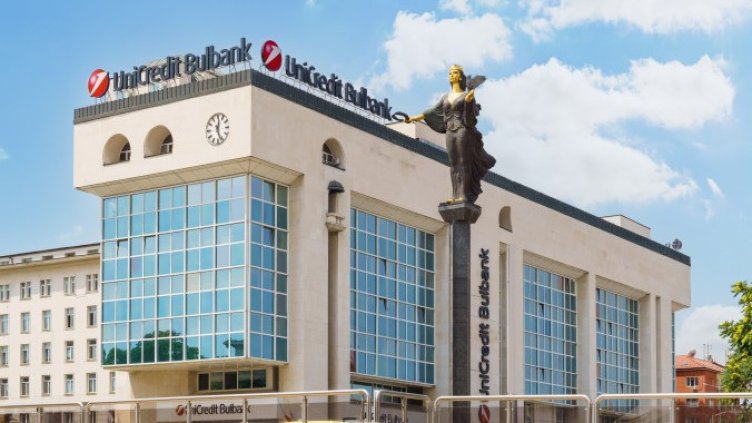 Мигновените преводи по мобилен номер до 30 хиляди лева са без  такса в мобилното банкиране на УниКредит Булбанк 