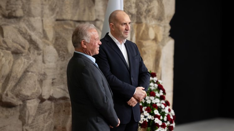 Румен Радев,  Facebook