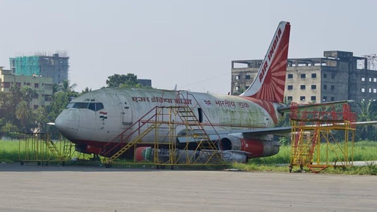 След близо десетилетие откриха изчезнал...  Boeing 737, бил загубен на летище