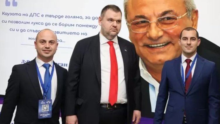 Ибраим Зайденов (вляво)   Снимка Фейсбук на младежкото ДПС