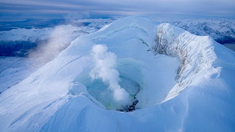 Учени в САЩ очакват изригването на вулкан до седмици