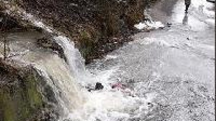 Сто човека са блокирани от вчера в хижа "Плевен"