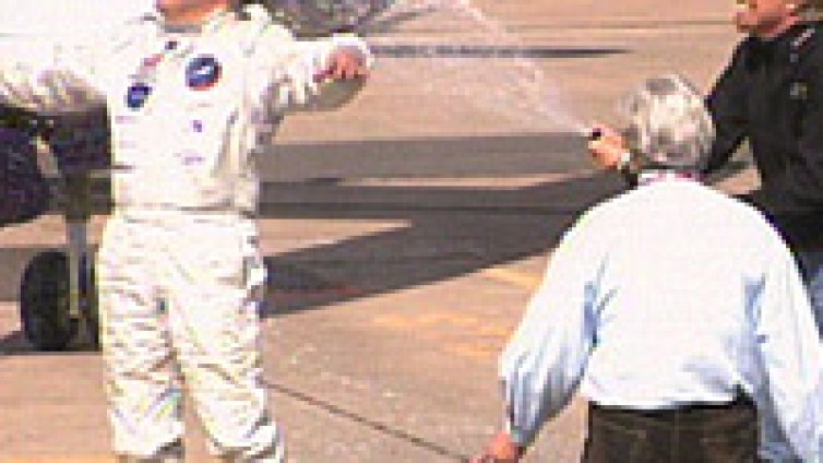 Стив Фосет завърши самостоятелния си околосветски полет