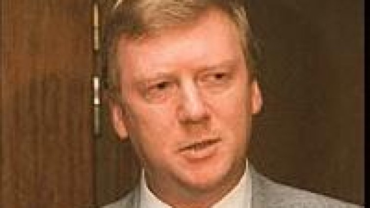 Руският енергиен магнат Анатоли Чубайс оцеля в опит за убийство