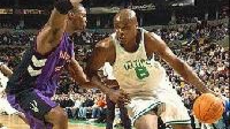 Бостън победи Торонто, записа девети успех в последните 10 двубоя