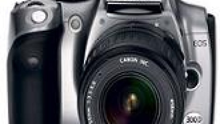 Двойно са нараснали продажбите на цифрови фотоапарати през 2004 г.