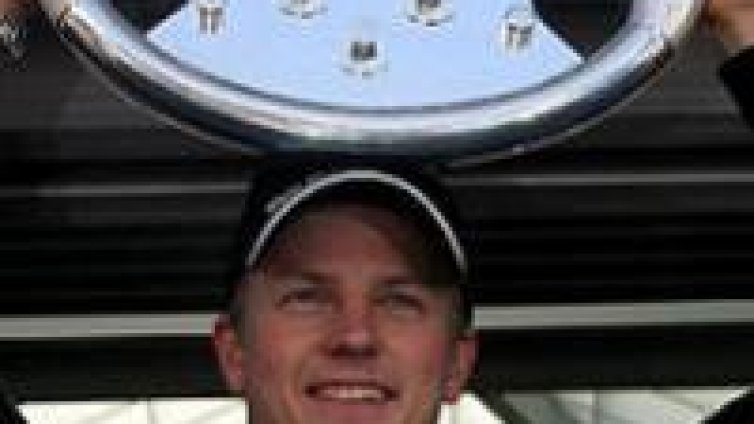 Кими Райконен спря победната серия на Рено