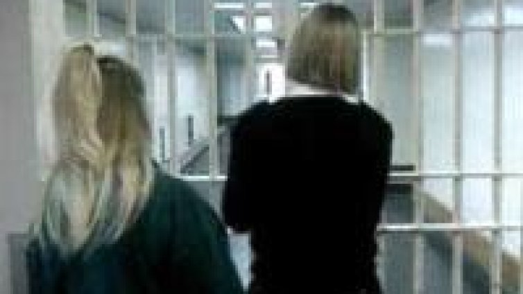 Стресирана майка намира спасение в затвор