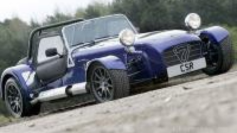 Caterham Seven CSR 260 ускорява от 0 до 100 км/ч за малко над 3 сек