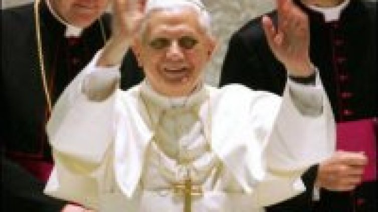 Папа Бенедикт XVI направи първото си посещение