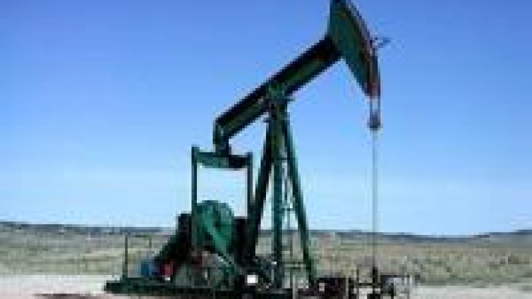 Нови исторически рекорди в цената на петрола в Ню Йорк и Лондон