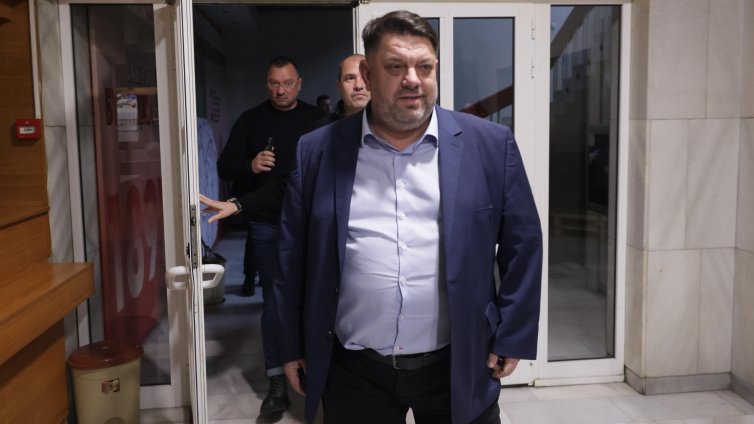 Зафиров: Не съм отстъпил нито на сантиметър от обещанията си