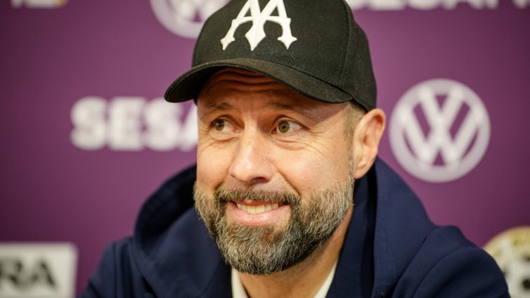 Въпреки требъла: Лудогорец обяви раздяла с Игор Йовичевич