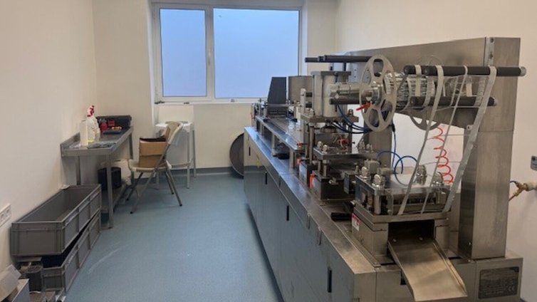 Разбита е фабрика за фалшиви лекарства в София СНИМКИ