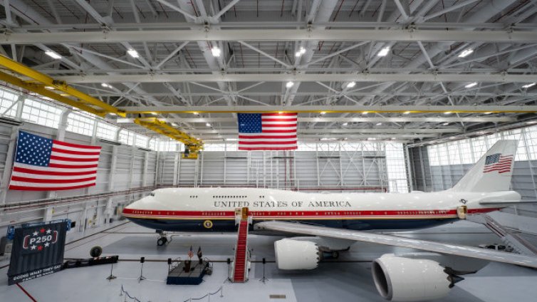 Тръмп показа новият Air Force One, дарен от Катар ВИДЕО