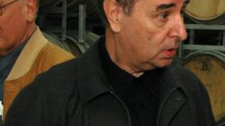 Папски нунций дегустира българско вино