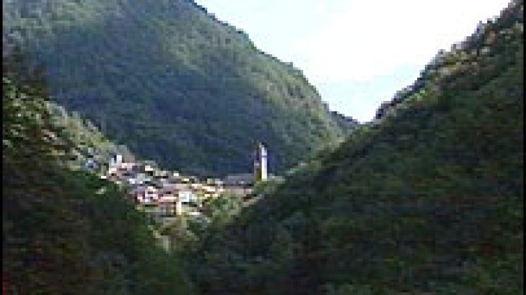 Усойно италианско селце ще получава слънчева светлина чрез огледало